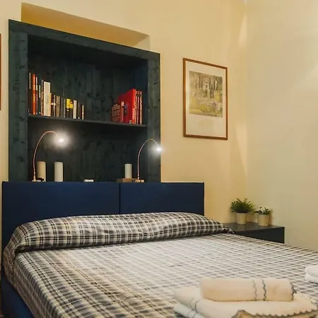 House Center Apartment