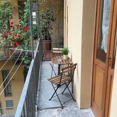 House Center Apartment *